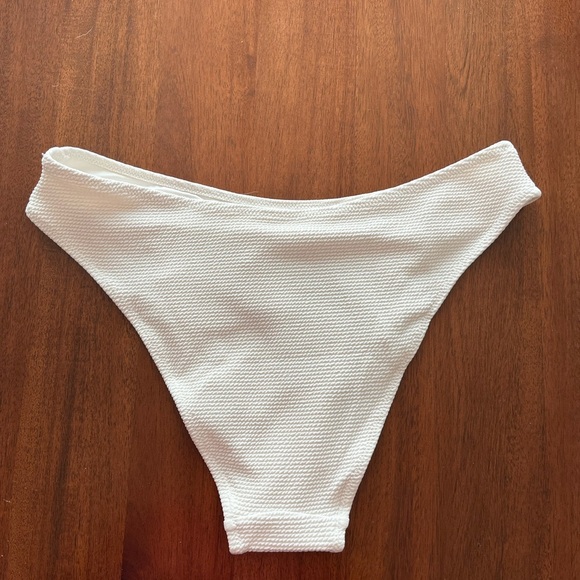 NWT H&M Textured Bikini Bottom SIZE 10 - Picture 3 of 5
